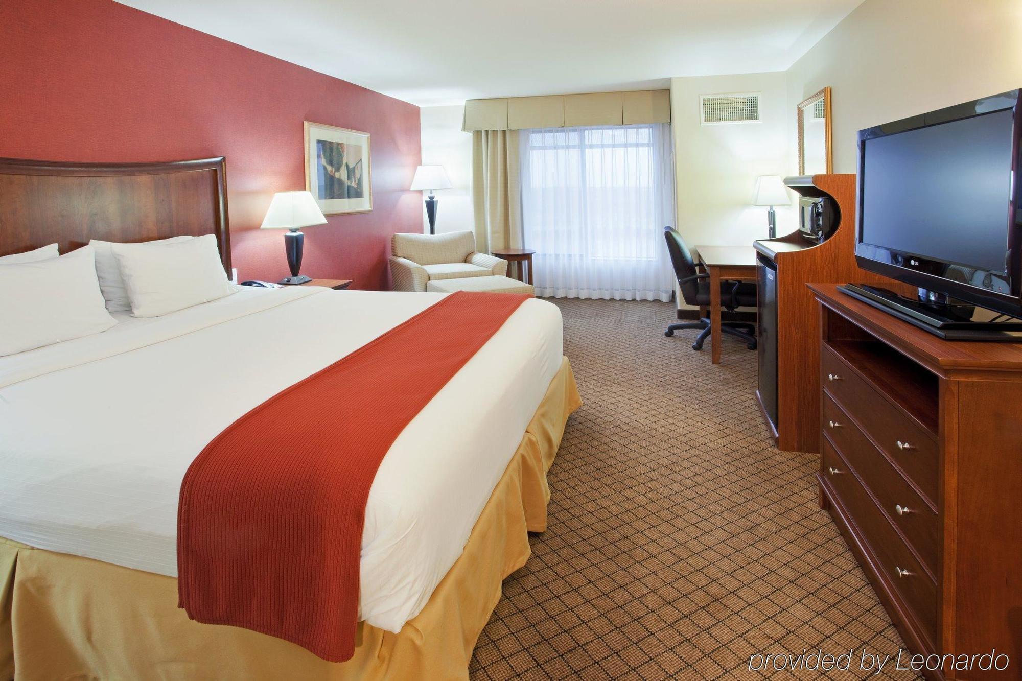 Holiday Inn Express Hotel & Suites Lincoln-Roseville Area, An Ihg Hotel Szoba fotó