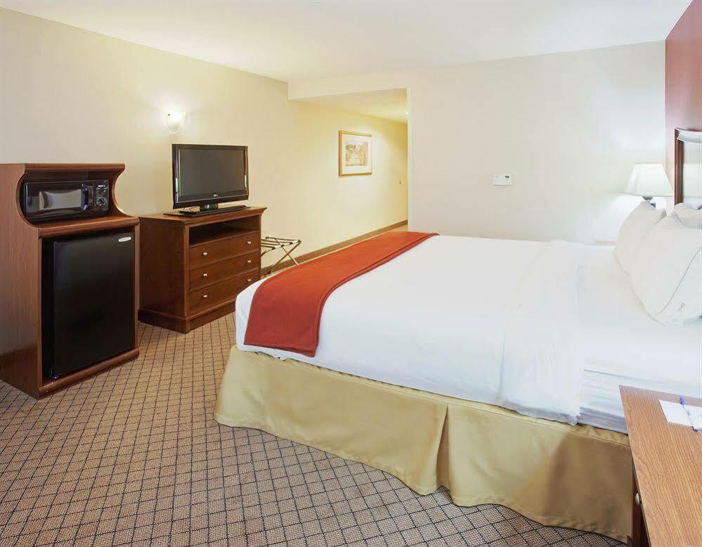 Holiday Inn Express Hotel & Suites Lincoln-Roseville Area, An Ihg Hotel Kültér fotó