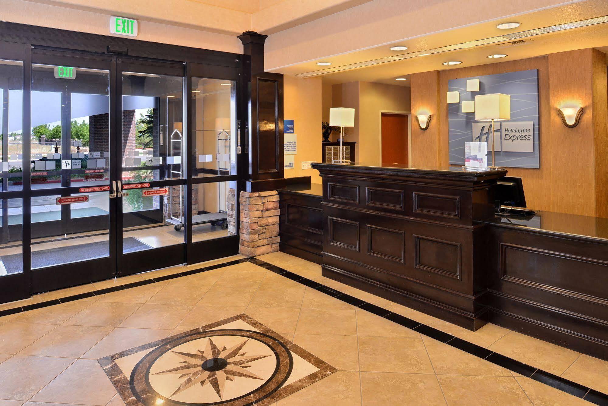 Holiday Inn Express Hotel & Suites Lincoln-Roseville Area, An Ihg Hotel Kültér fotó